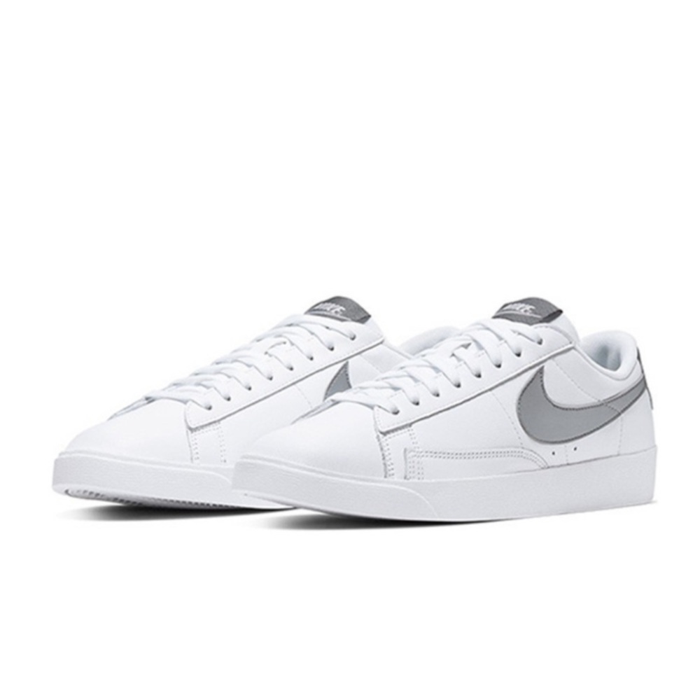 Nike Womens Blazer Low LE